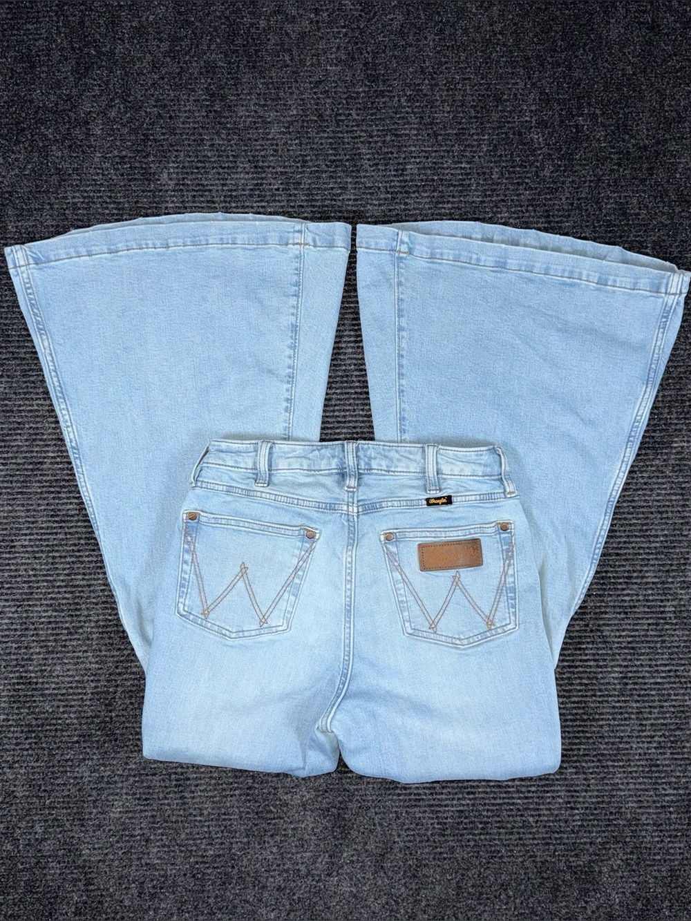 Wrangler Retro High Rise Trumpet Super Flare Bell Bottom Jean 28x30.5 Western